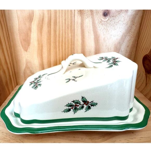 Spode Christmas Cream Cheese Wedge Dish with Handled Lid Size 7 5/8 Length - Picture 1 of 7
